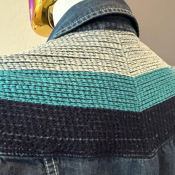 Ariat Women's Denim Snap Shirt (Fitted) - Picture 7 of 12